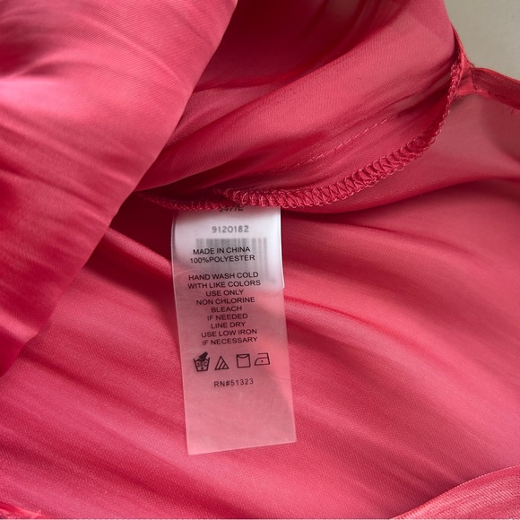 Vince Camuto Satin Sheer Red Button-Up Blouse Size Lare - Picture 8 of 10